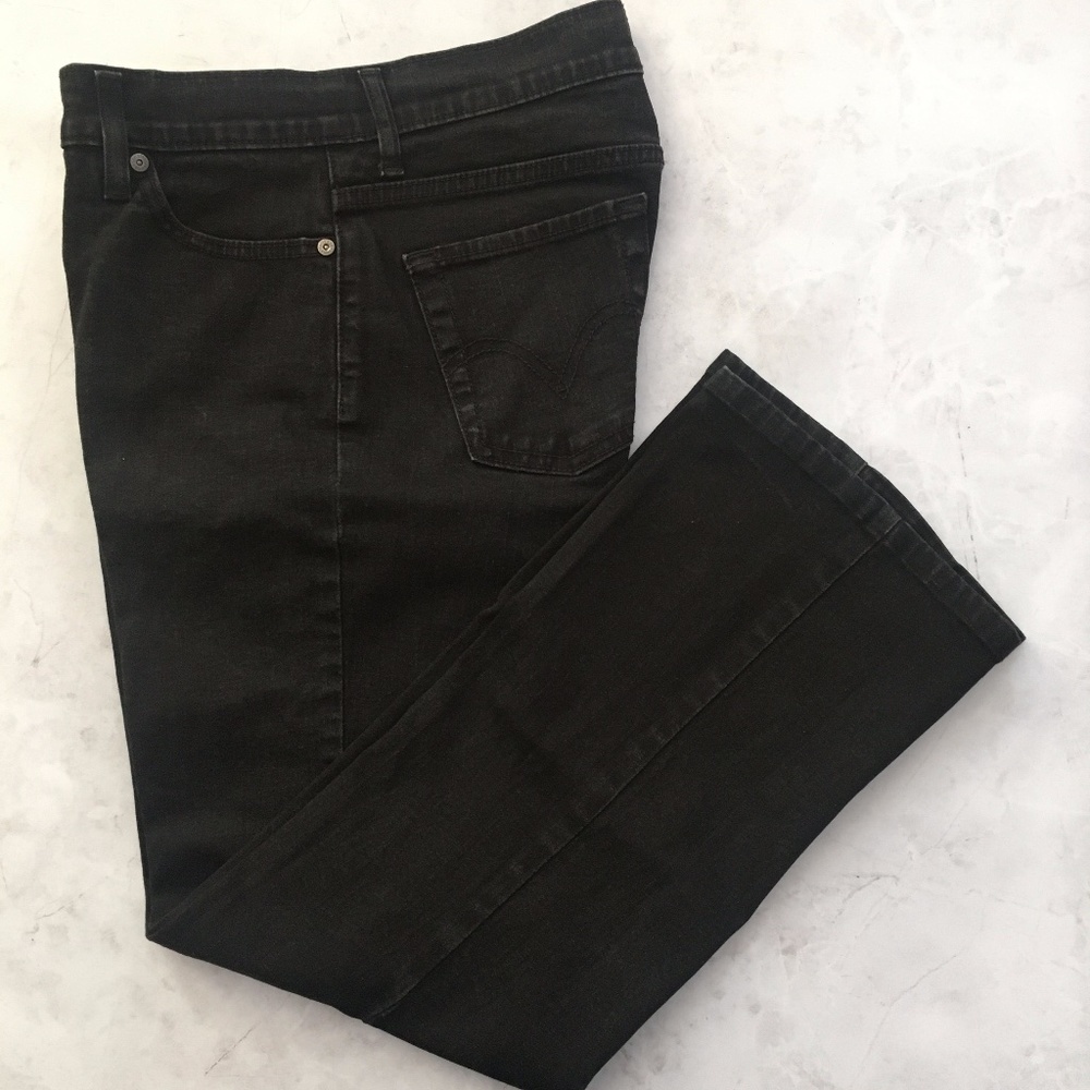⭐️ Levi's 512 Perfectly Slimming Bootcut Black Jeans